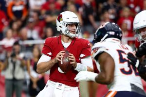 Arizona Cardinals quarterback Josh Rosen (3) looks downfield for a pass during the NFL American Football Herren USA football game between the Arizona Cardinals and the Chicago Bears on September 23, 2018 at State Farm Stadium