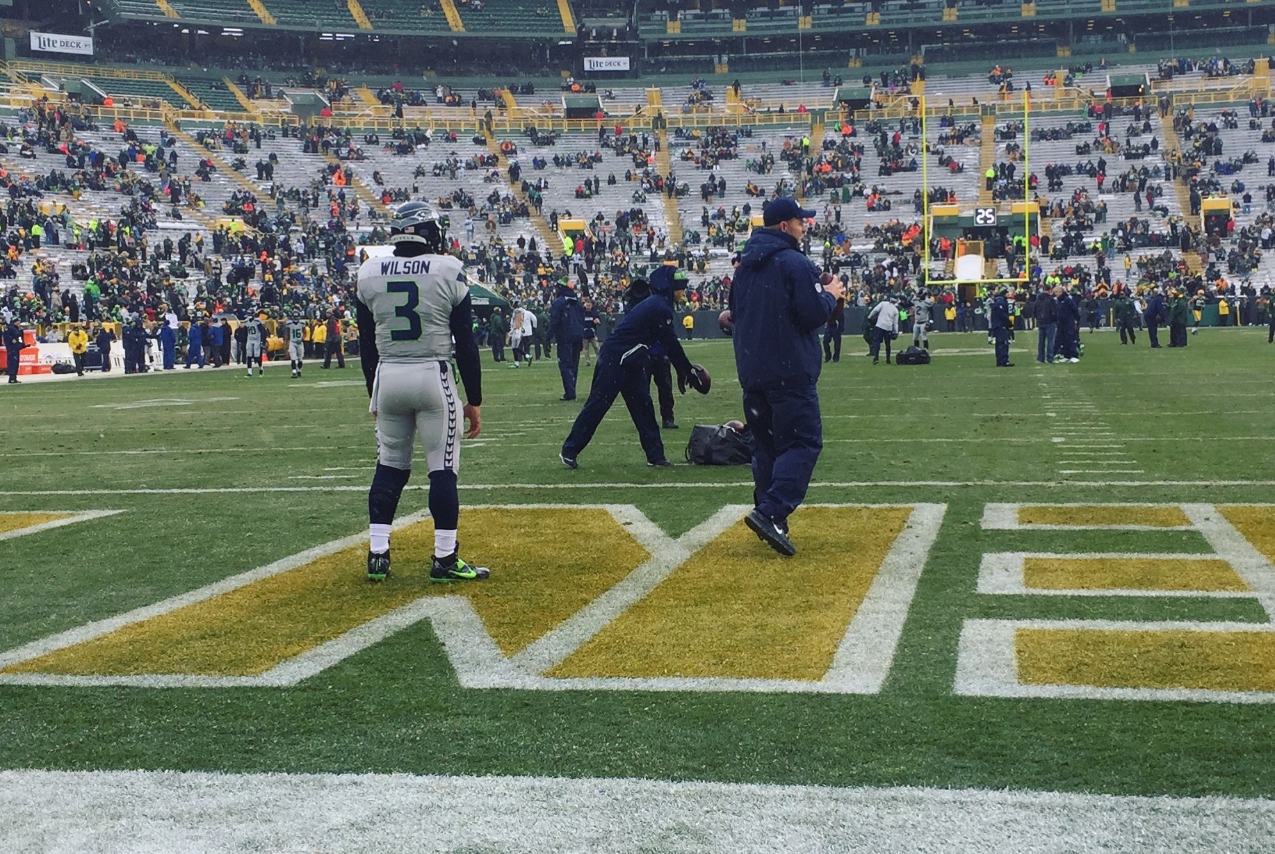 Russell Wilson Darrell Bevell