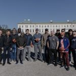 Michael Eschlböck (links) mit den NFL-Allstars, Mirabellgarten Salzburg