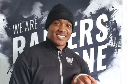 LB William Lloyd bei seiner Ankunft im SWARCO RAIDERS Office.