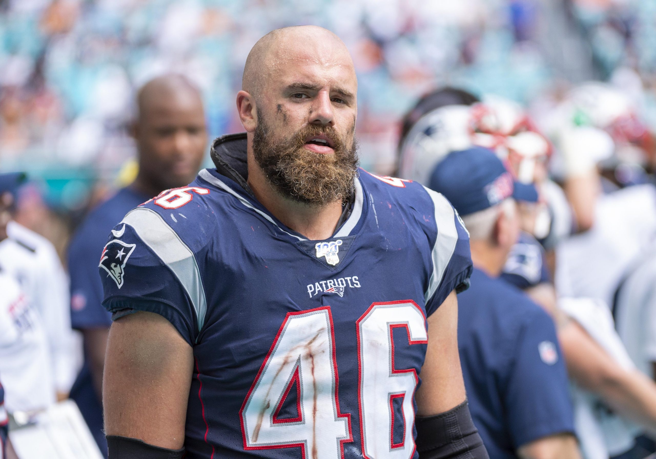 MIAMI GARDENS, FL - SEPTEMBER 15: New England Patriots Fullback James Develin (46) on the sidelines during the NFL, American Football Herren, USA game between the New England Patriots and the Miami Dolphins at the Hard Rock Stadium in Miami Gardens, Florida on September 15, 2019. (Photo by Doug Murray/Icon Sportswire) NFL: SEP 15 Patriots at Dolphins PUBLICATIONxINxGERxSUIxAUTxHUNxRUSxSWExNORxDENxONLY Icon79620190915141