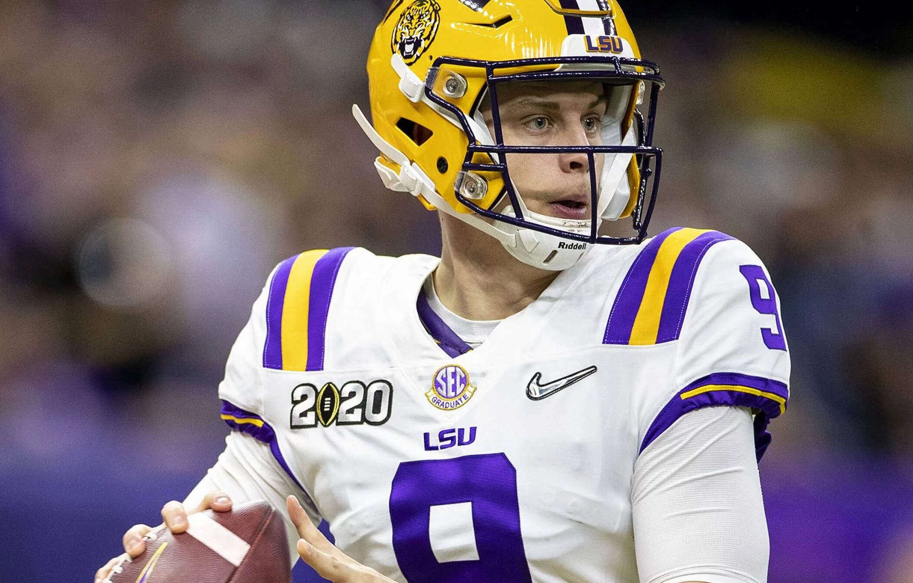 January 13, 2020: LSU quarterback Joe Burrow 9 passes the ball during College Football Playoff National Championship game action between the Clemson Tigers and the LSU Tigers at Mercedes-Benz Superdome in New Orleans, Louisiana. LSU defeated Clemson 42-25. /CSM NCAA, College League, USA Football 2020: CFP National Championship Clemson vs LSU JAN 13 PUBLICATIONxINxGERxSUIxAUTxONLY - ZUMAc04 20200113zafc04366 Copyright: xJohnxMersitsx