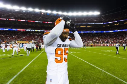 SANTA CLARA, CA - OCTOBER 07: Cleveland Browns defensive end Myles Garrett (95) during the NFL, American Football Herren