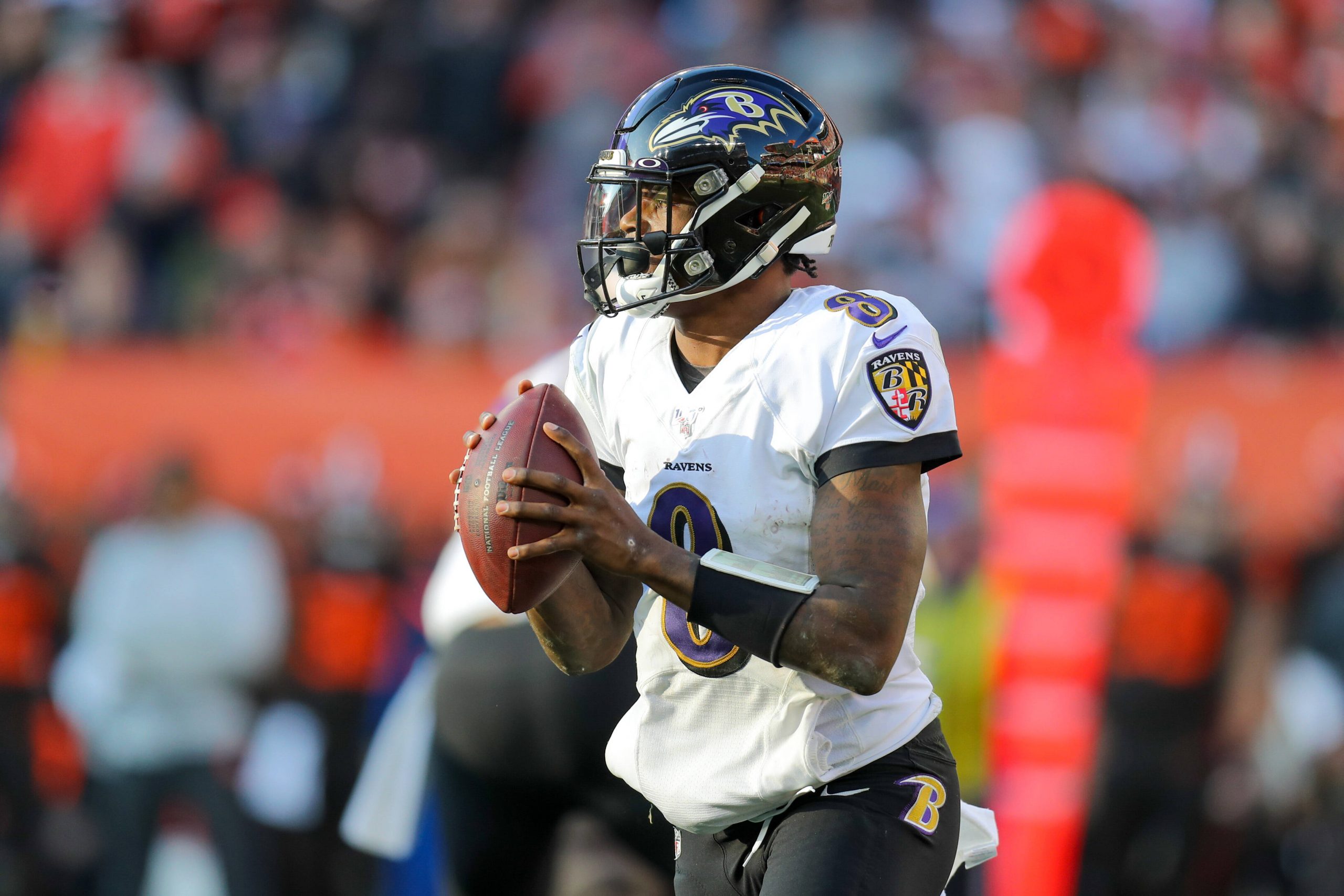 CLEVELAND, OH - DECEMBER 22: Baltimore Ravens quarterback Lamar Jackson (8) looks to pass during the third quarter of th