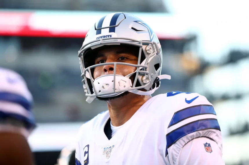 PHILADELPHIA, PA - DECEMBER 22: Dallas Cowboys Quarterback Dak Prescott (4) leaves the field after warmups before the ga