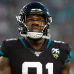 JACKSONVILLE, FL - DECEMBER 29: Jacksonville Jaguars Defensive End Yannick Ngakoue (91) during the game between the Indi