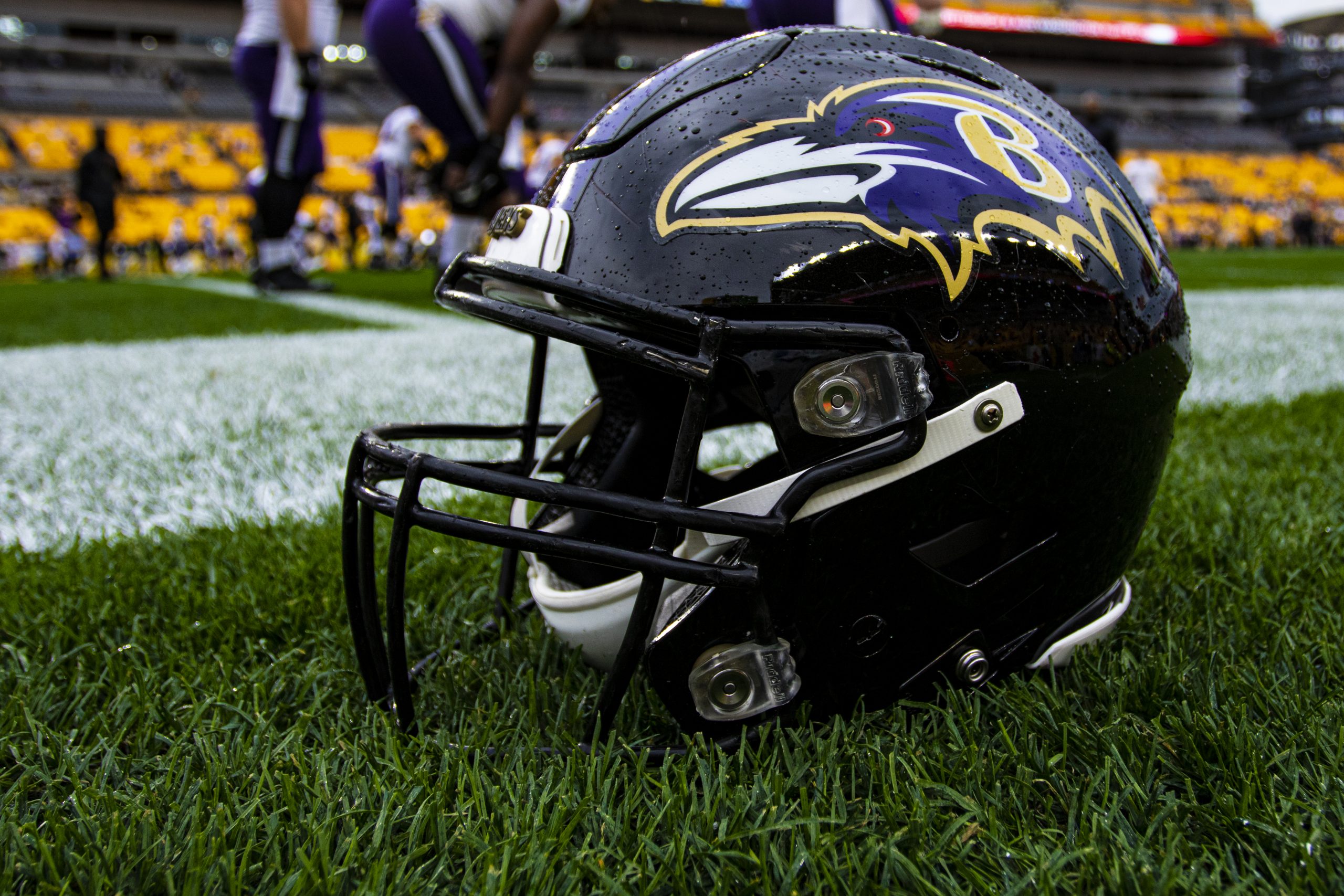 PITTSBURGH, PA - OCTOBER 06: A photo of a Baltimore Ravens helmet on the field during the NFL, American Football Herren,
