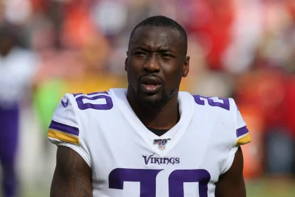 KANSAS CITY, MO - NOVEMBER 03: Minnesota Vikings cornerback Mackensie Alexander (20) before an NFL, American Football He
