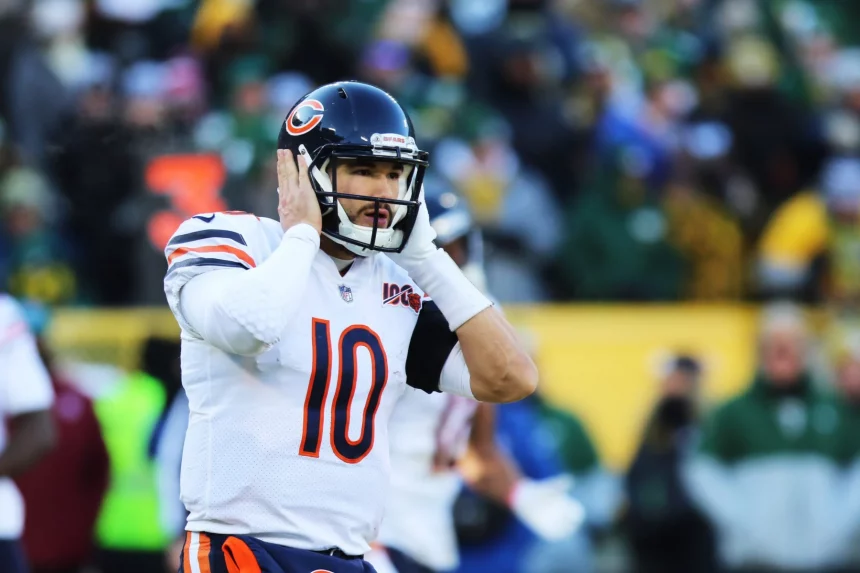 GREEN BAY, WI - DECEMBER 15: Chicago Bears quarterback Mitchell Trubisky (10) tries to hear a play call during a game be