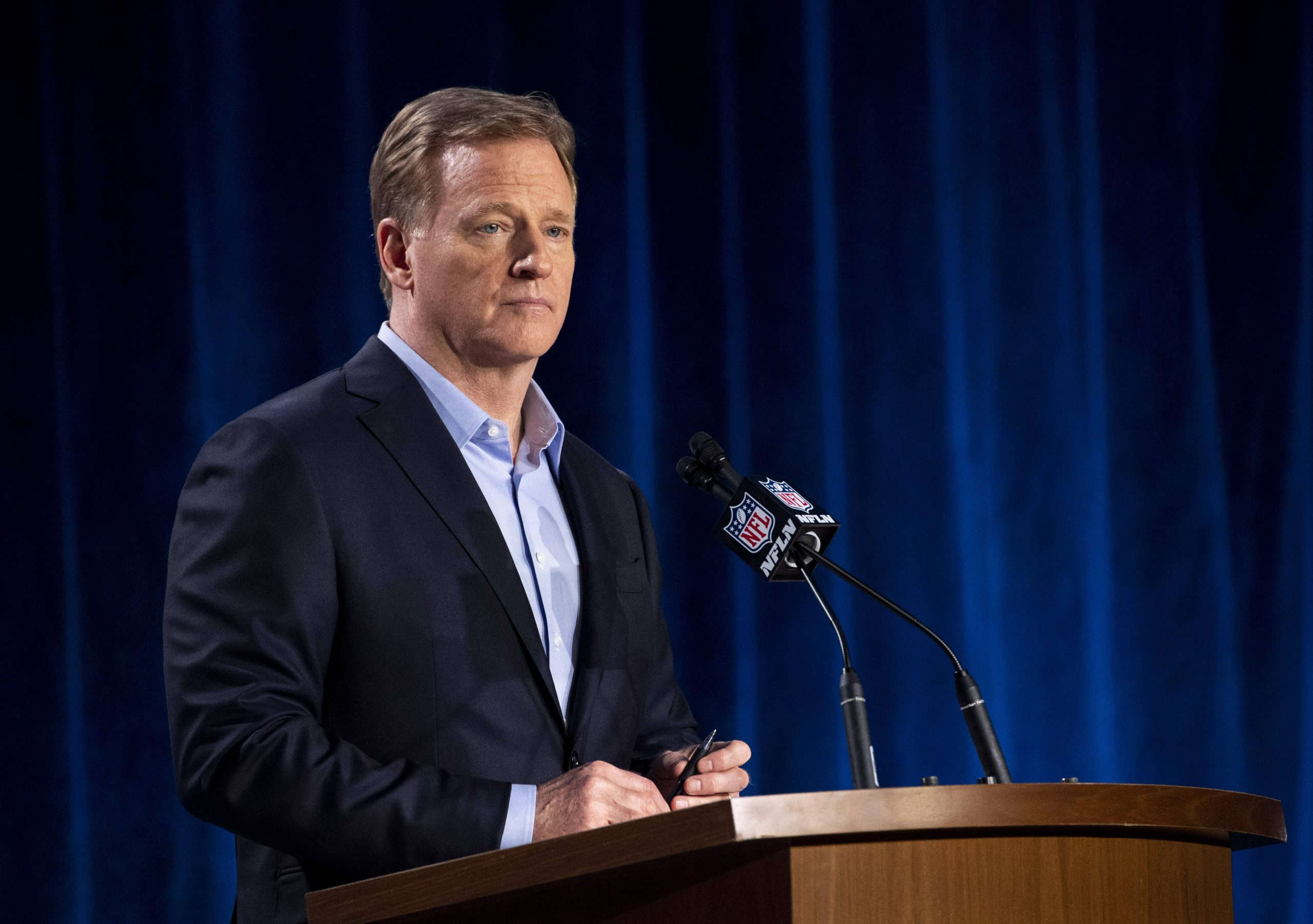 NFL, American Football Herren, USA Commissioner Roger Goodell holds a press conference, PK, Pressekonferenz during Supe