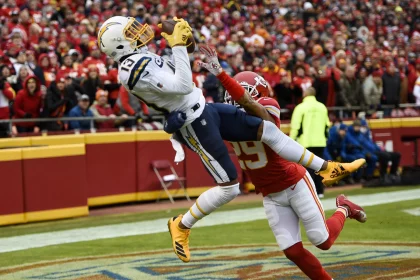 December 29, 2019, Kansas City, MO, USA: Kansas City Chiefs cornerback Kendall Fuller (29) tackles Los Angeles Chargers
