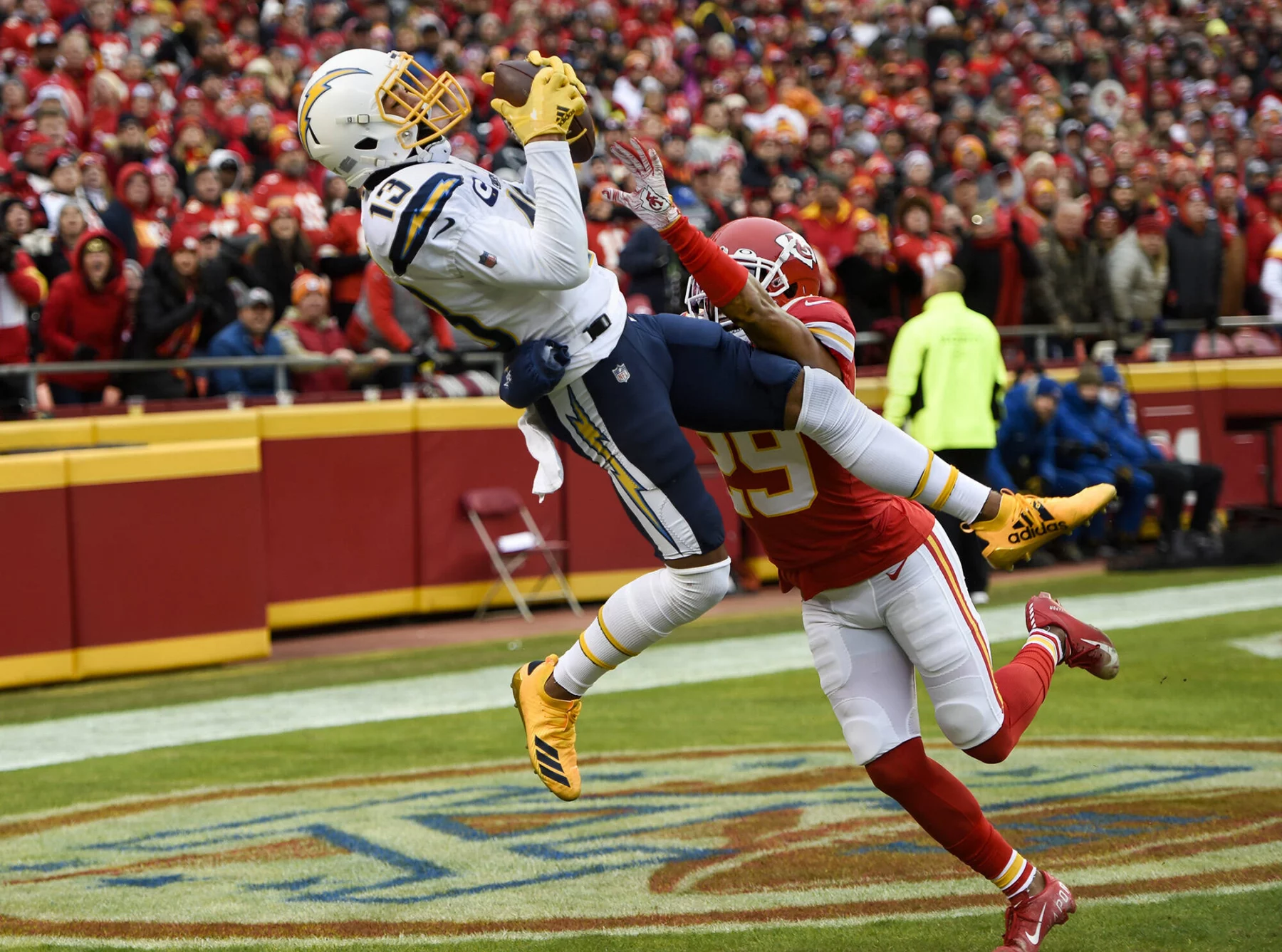 December 29, 2019, Kansas City, MO, USA: Kansas City Chiefs cornerback Kendall Fuller (29) tackles Los Angeles Chargers
