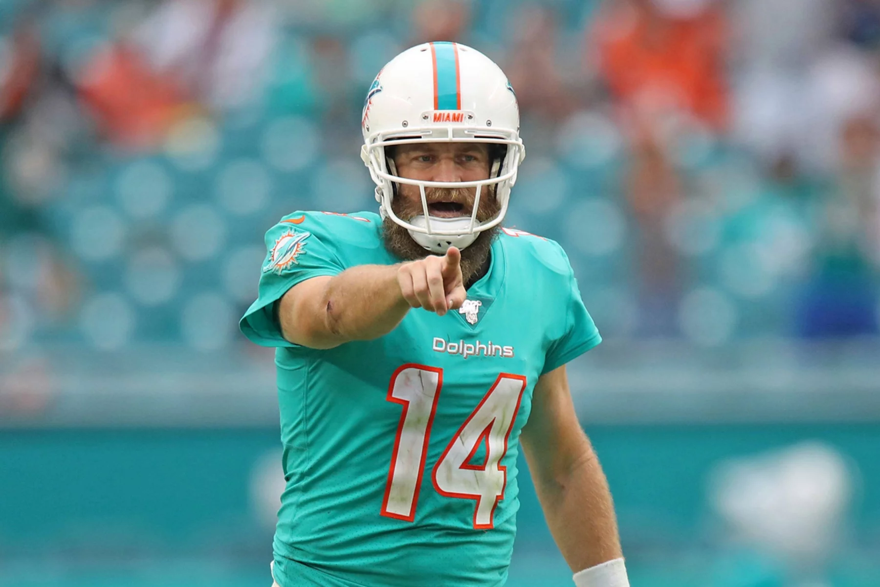 December 22, 2019, Miami Gardens, FL, USA: Miami Dolphins quarterback Ryan Fitzpatrick directs action at Hard Rock Stadium in Miami Garden, Fla., on December 22, 2019. Miami Gardens USA - ZUMAm67 20191222zafm67106 Copyright: xJohnxMccallx