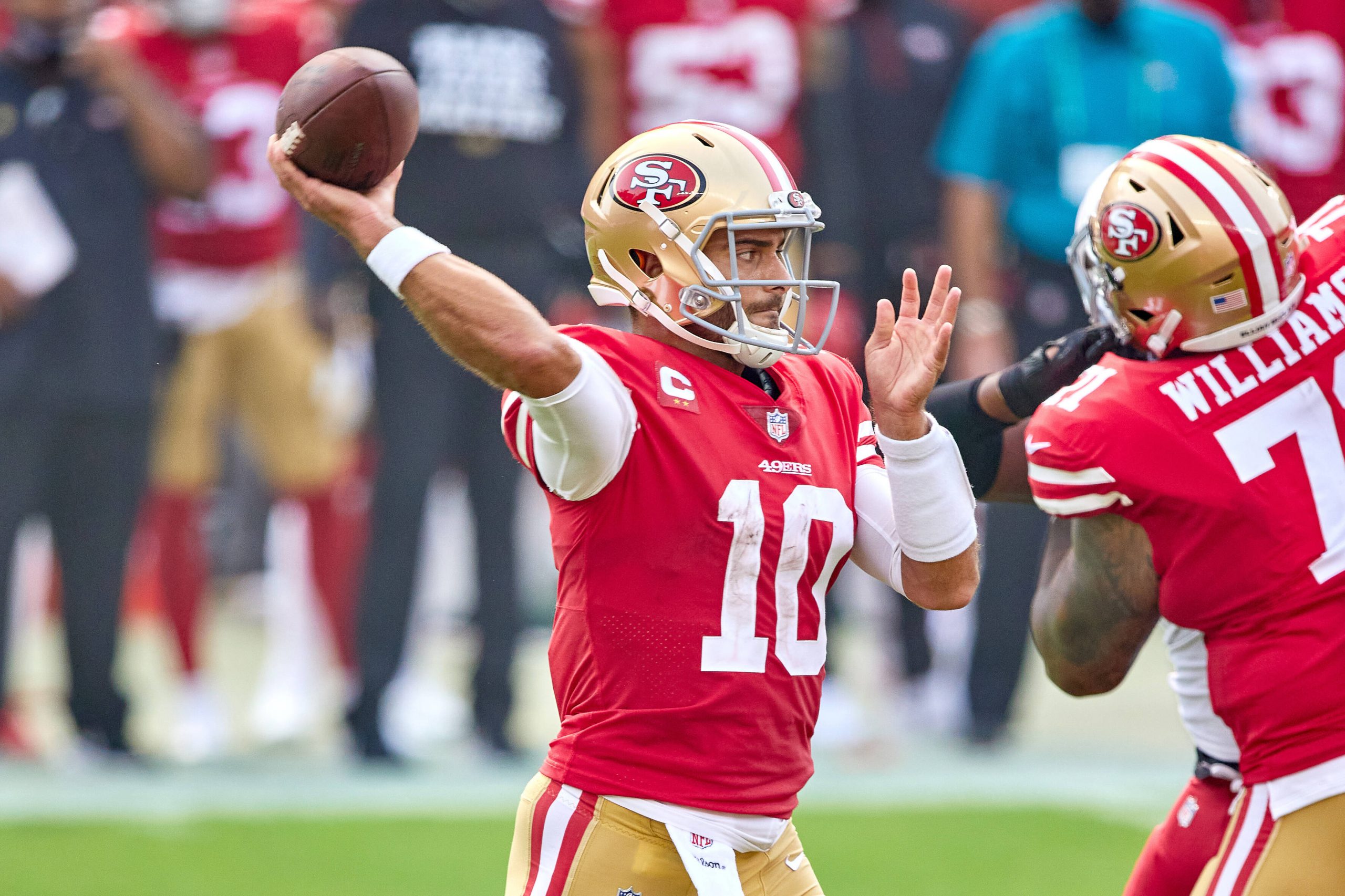SAN FRANCISCO, CA - SEPTEMBER 13: San Francisco 49ers quarterback Jimmy Garoppolo (10) throws the football during the NF