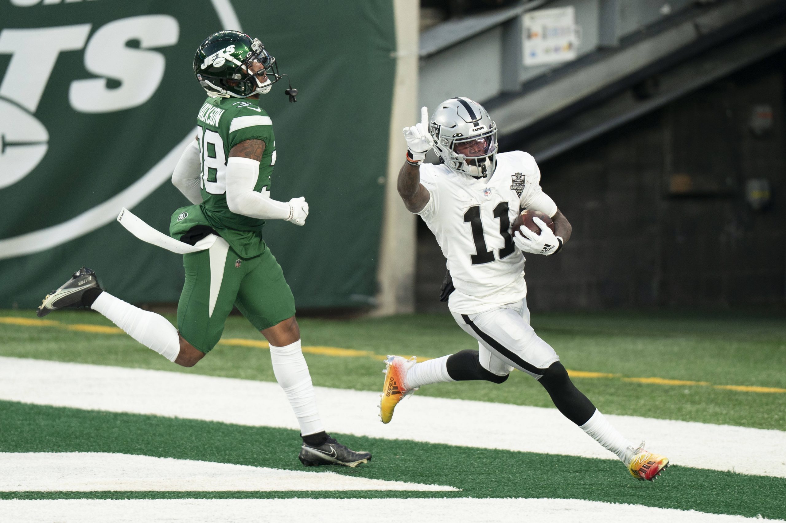 December 6, 2020, Las Vegas Raiders wide receiver Henry Ruggs III (11) reacts to the touchdown with New York Jets corne