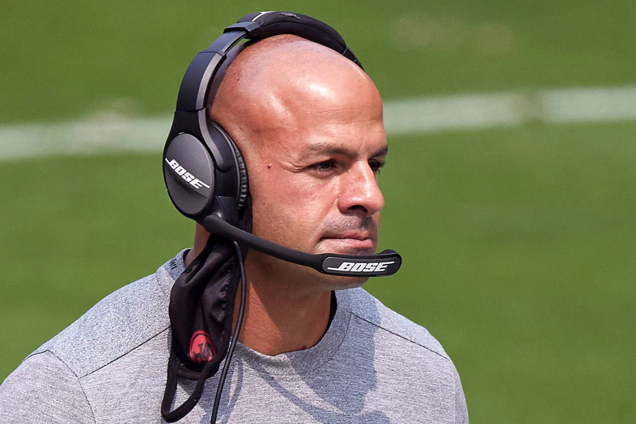 SAN FRANCISCO, CA - SEPTEMBER 13: San Francisco 49ers defensive coordinator Robert Saleh talks into his Bose radio heads