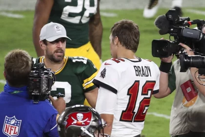 Green Bay Packers quarterback Aaron Rodgers (12), Tampa Bay Buccaneers QB Tom Brady