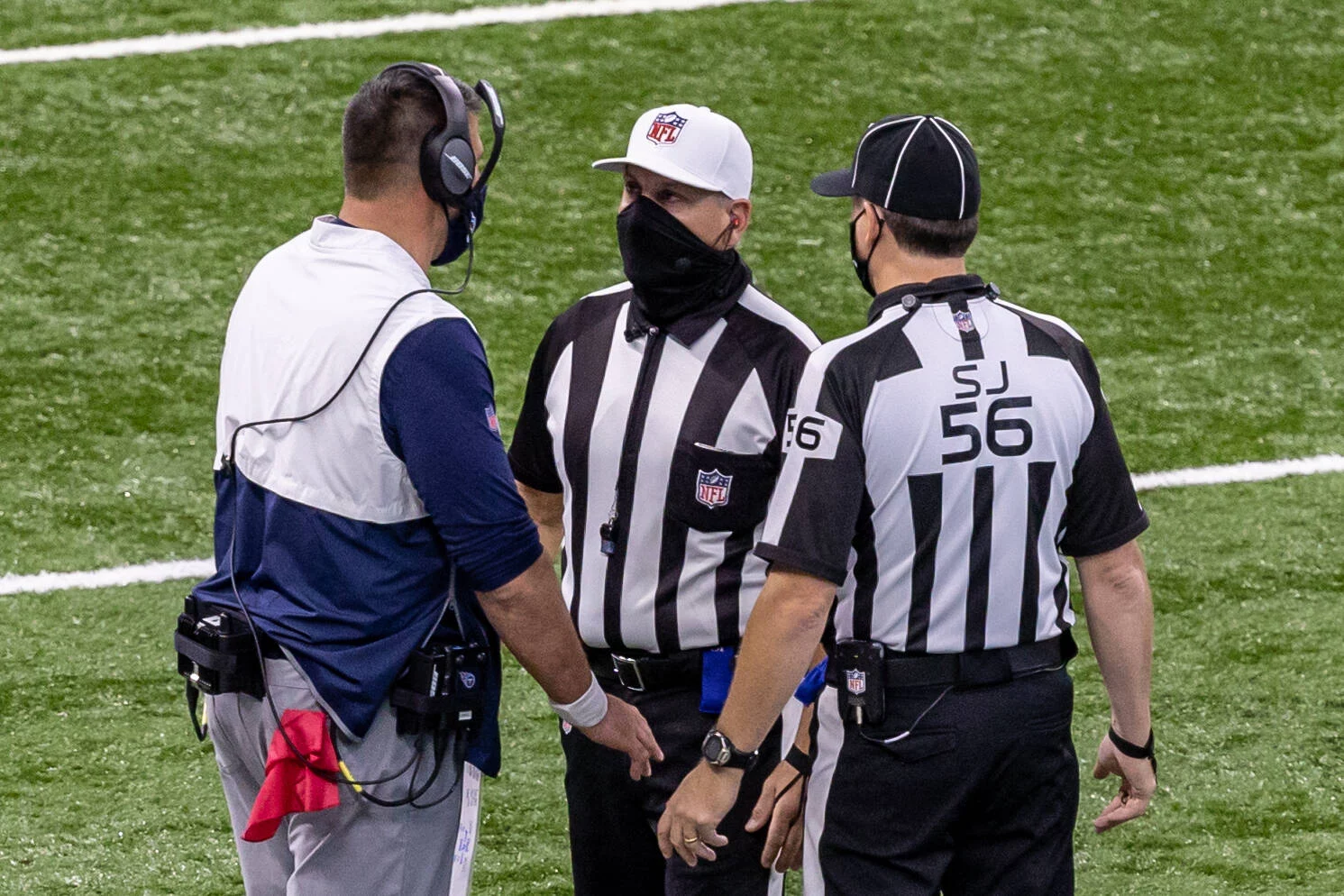 November 29, 2020, Indianapolis, Indiana, USA: Tennessee Titans head coach Mike Vrabel talks with referee John Hussey (3