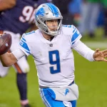 CHICAGO, IL - DECEMBER 06: Detroit Lions quarterback Matthew Stafford (9) throws the football in action during a game be