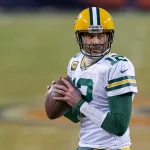 CHICAGO, IL - JANUARY 03: Green Bay Packers quarterback Aaron Rodgers (12) handles the football in action during a game