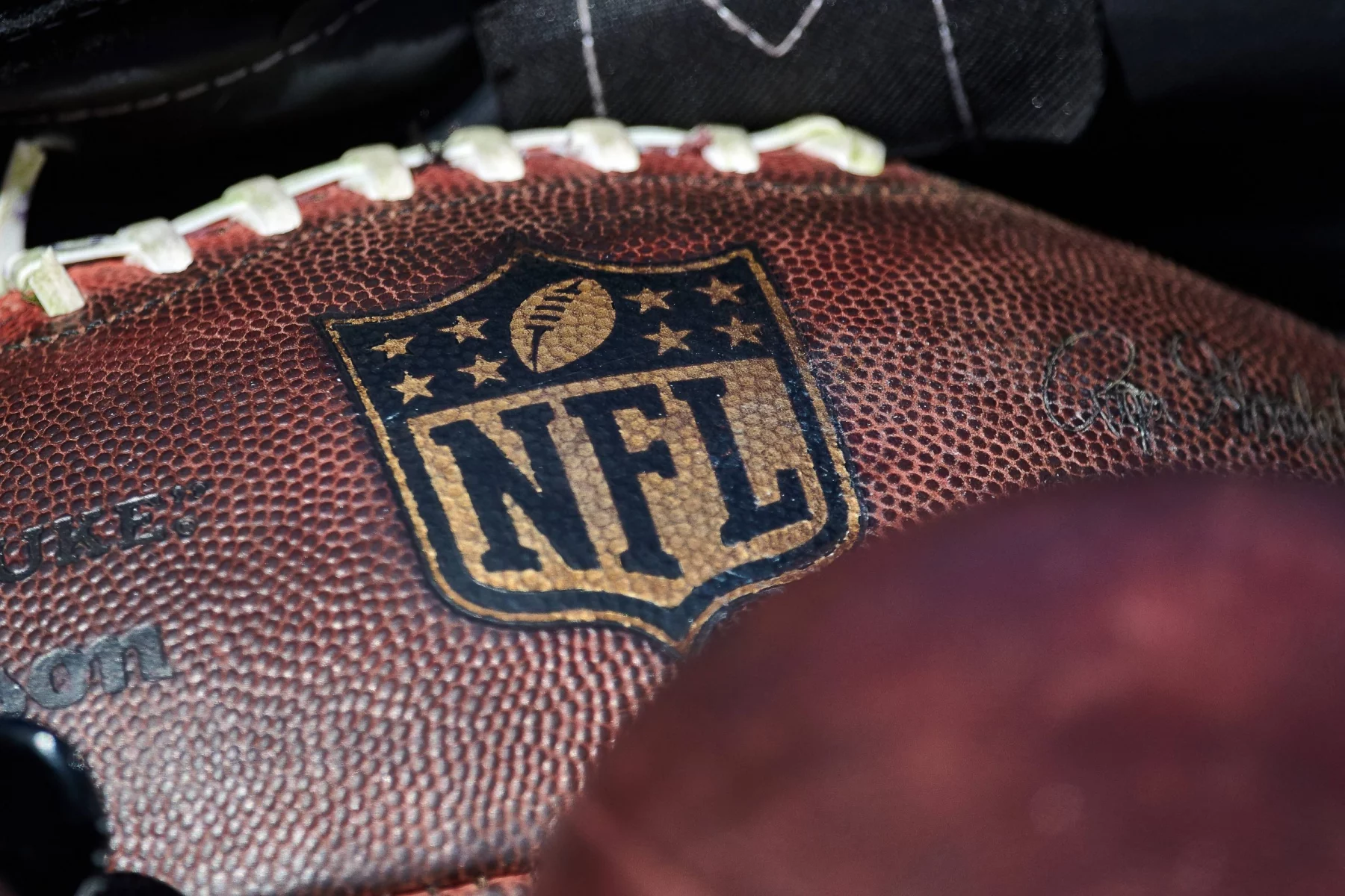 SANTA CLARA CA NOVEMBER 05 A detailed view of the NFL American Football Herren USA Crest is seen