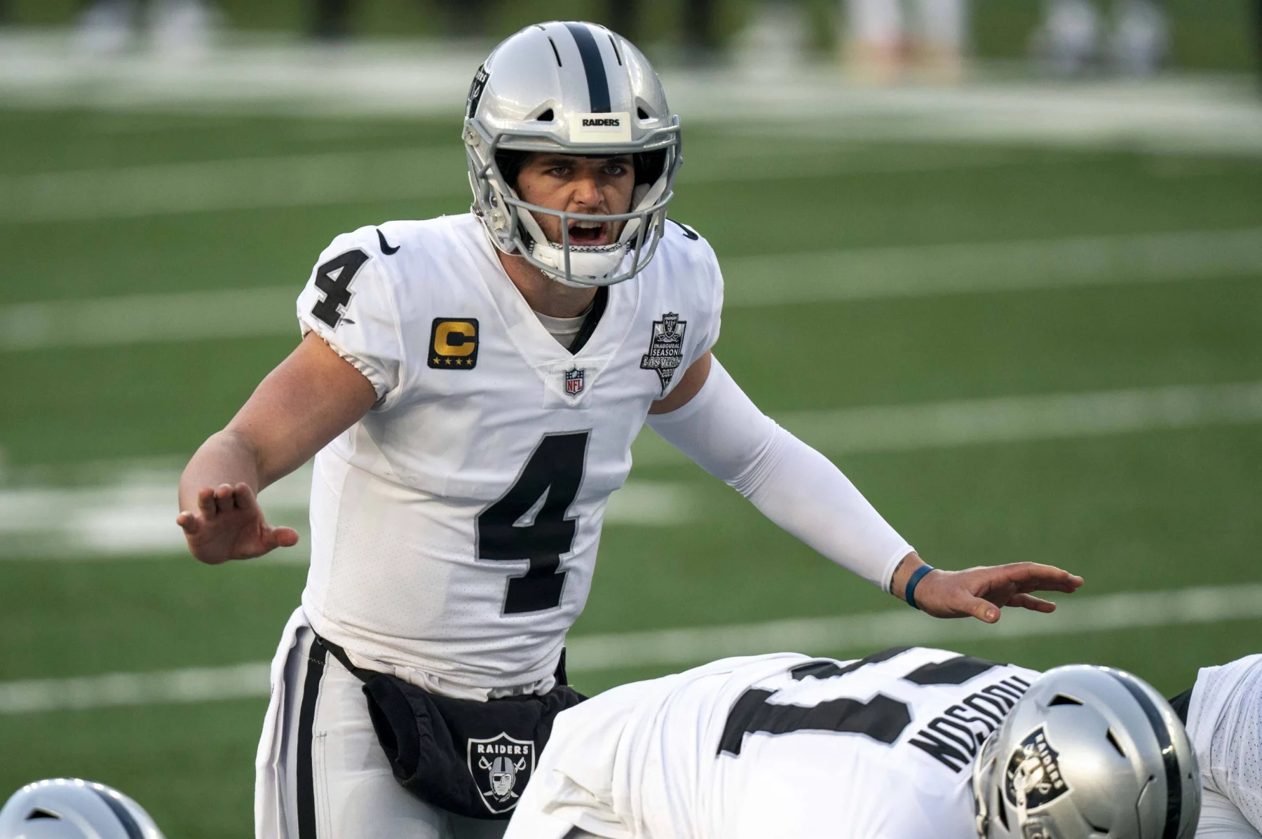 December 6, 2020, Las Vegas Raiders quarterback Derek Carr (4) in action during the NFL, American Football Herren, USA g