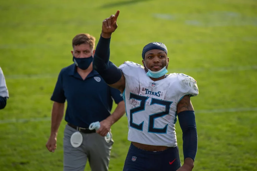 December 13, 2020, Jacksonville, Florida, USA: Tennessee Titans running back DERRICK HENRY (22) points one finger to the