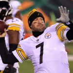 CINCINNATI, OH - DECEMBER 21: Pittsburgh Steelers quarterback Ben Roethlisberger (7) warms up before the game against th