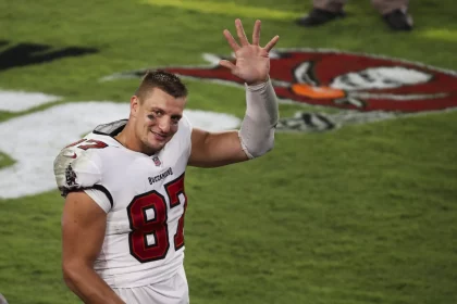 October 18, 2020, Tampa, Florida, USA: Tampa Bay Buccaneers tight end Rob Gronkowski (87) waves to fans as he walks alo