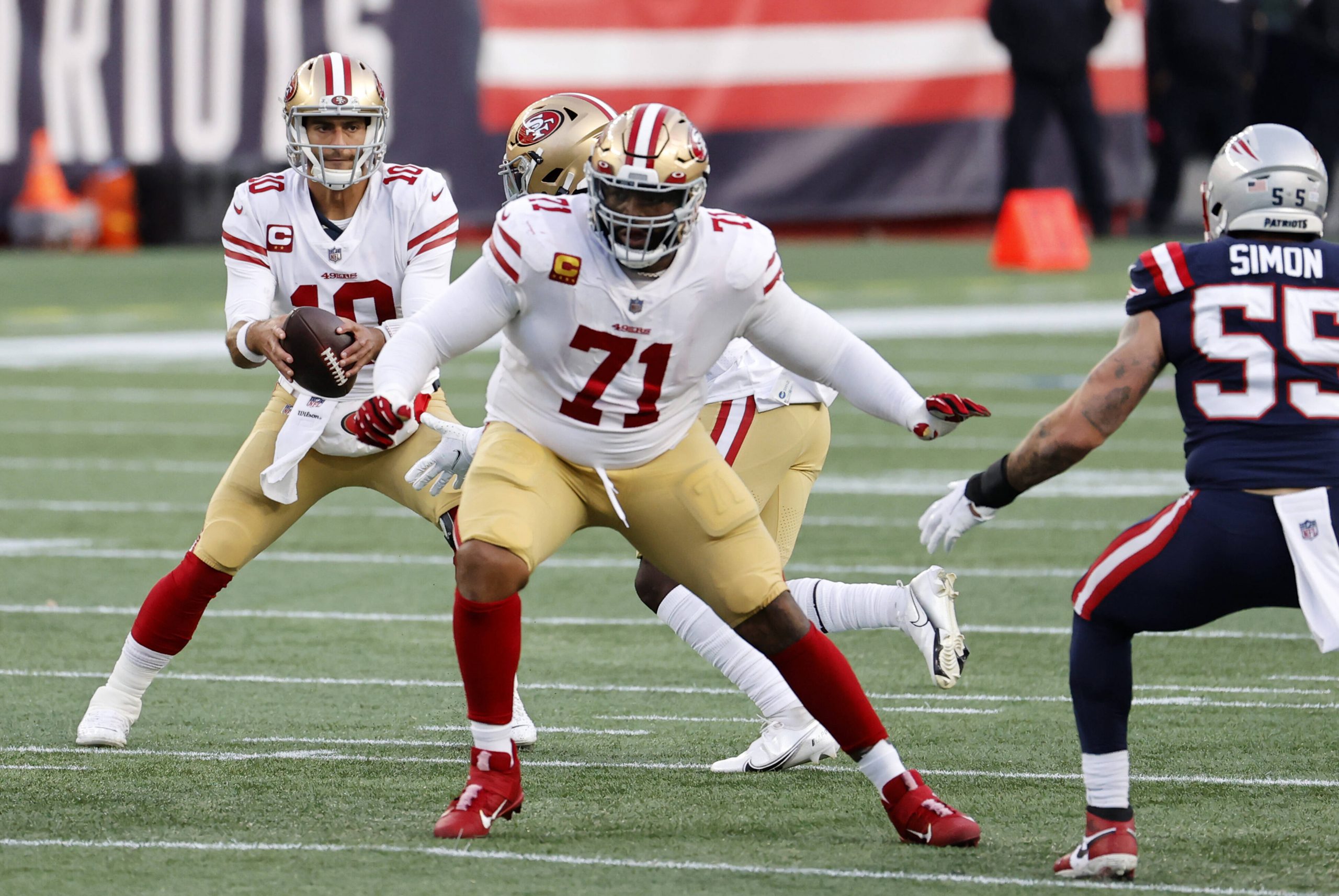 FOXBOROUGH, MA - OCTOBER 25: San Francisco 49ers offensive tackle Trent Williams (71) during a game between the New Engl