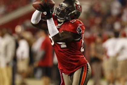 Geno Hayes of the Buccaneers during the regular season game between the Indianapolis Colts and the Tampa Bay Buccaneers at Raymond James Stadium in Tampa, FL. NFL American Football Herren USA