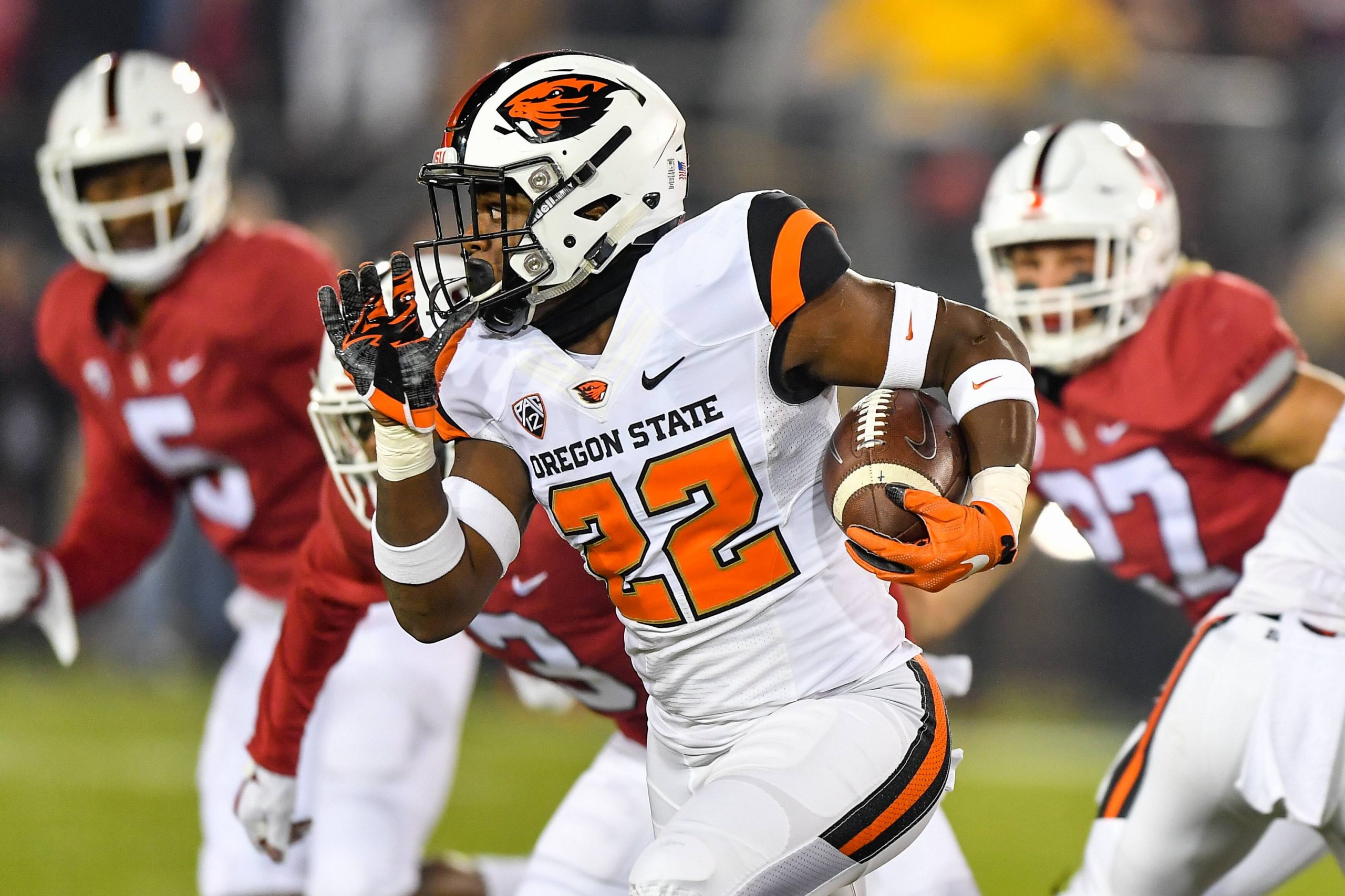 November 10, 2018: Oregon State Beavers running back Jermar Jefferson (22) in action during the NCAA