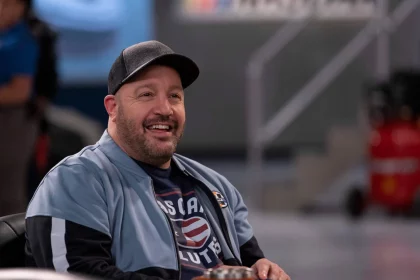Kevin James, The Crew (2021) Credit: Eric Liebowitz / Netflix / The Hollywood Archive Los Angeles CA PUBLICATIONxINxGERx