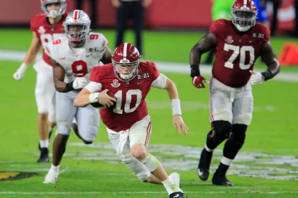 January 11, 2021: Alabama Crimson Tide quarterback Mac Jones (10) running the ball at the NCAA, College League, USA Foot