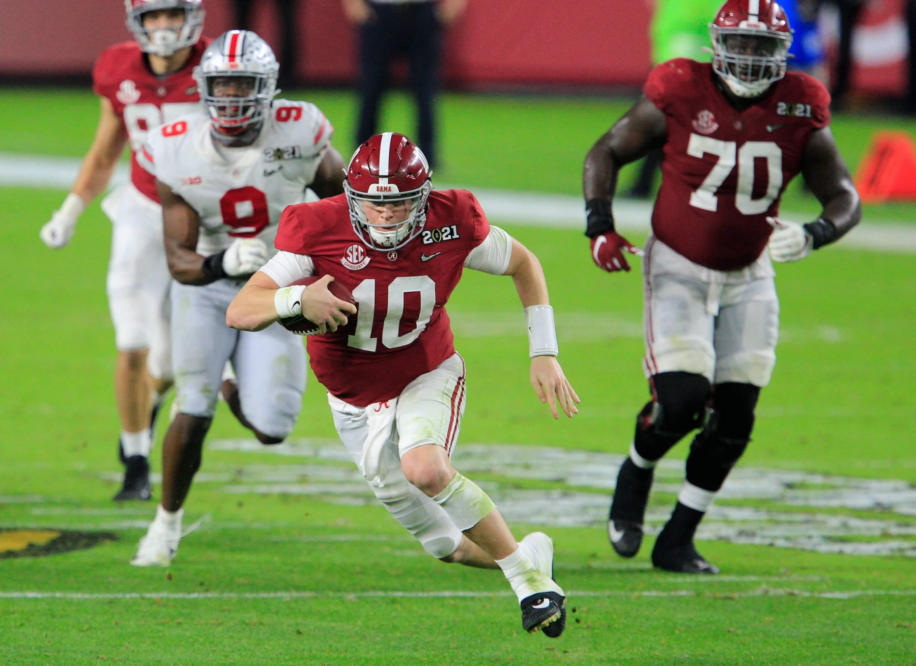 January 11, 2021: Alabama Crimson Tide quarterback Mac Jones (10) running the ball at the NCAA, College League, USA Foot