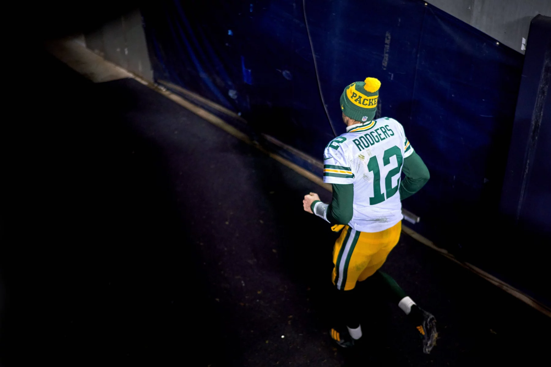 CHICAGO, IL - JANUARY 03: Green Bay Packers quarterback Aaron Rodgers (12) jogs back to the locker room after the Green