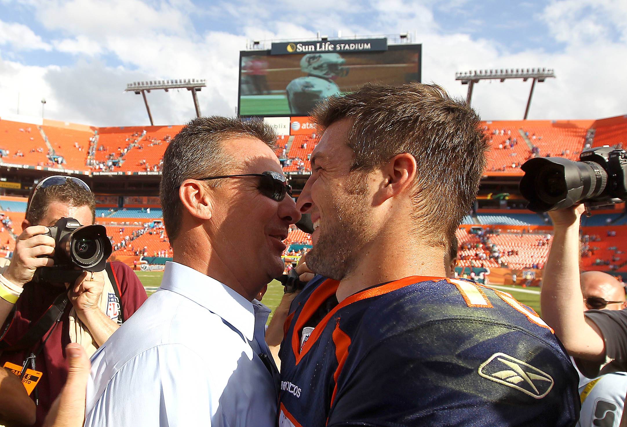 Oct. 23, 2011 - Miami, Florida, U.S. - : Miami: Former Univ of Florida Head Coach Urban Meyer meet h