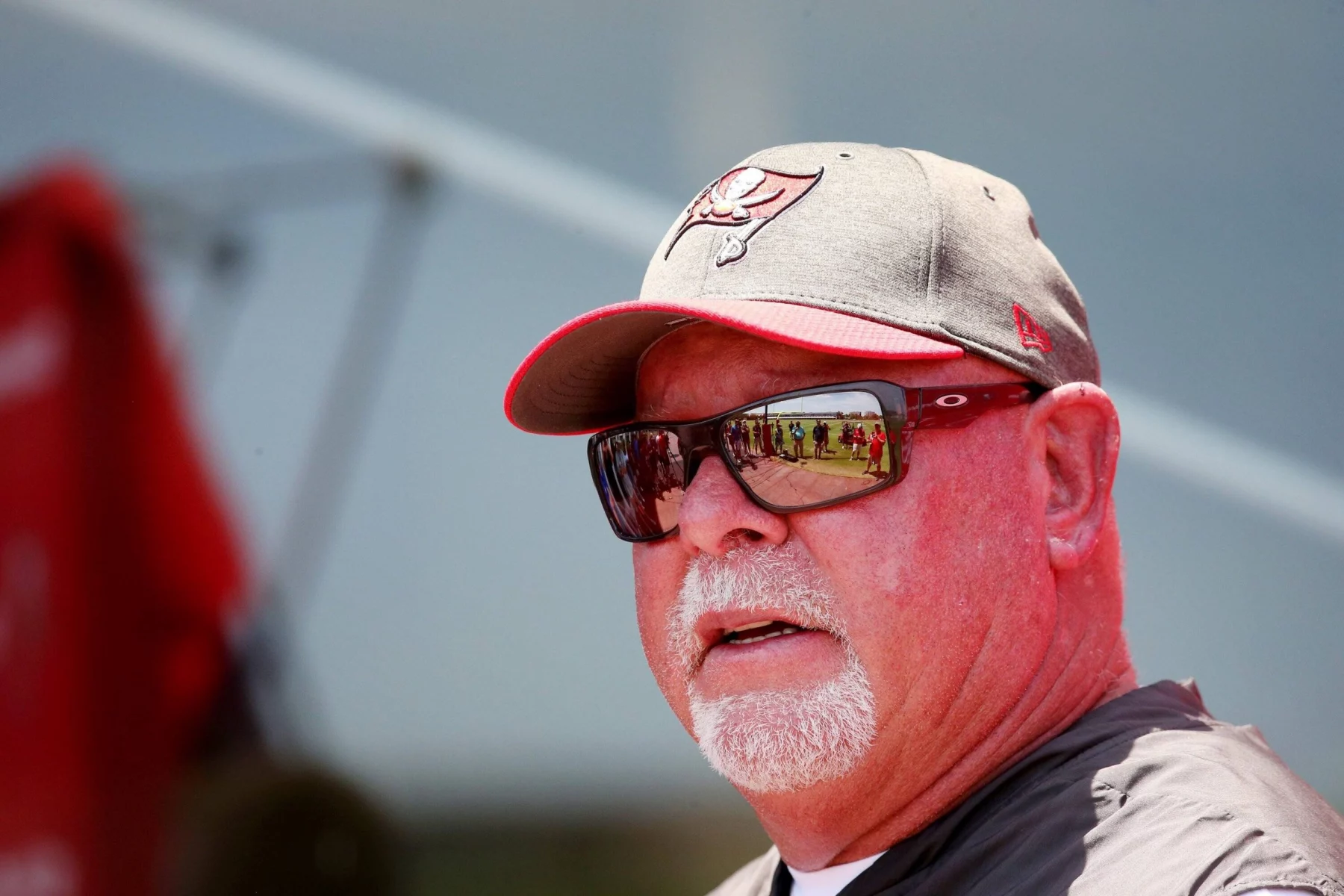 May 25, 2021, TAMPA, Florida, USA: Tampa Bay Buccaneers head coach Bruce Arians attends a team practice on Tuesday, May