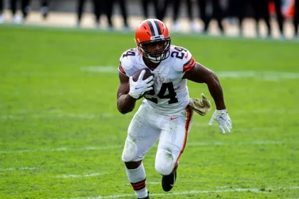 November 29, 2020, Jacksonville, Florida, USA: Cleveland Browns running back NICK CHUBB (24) races to the edge in the fo