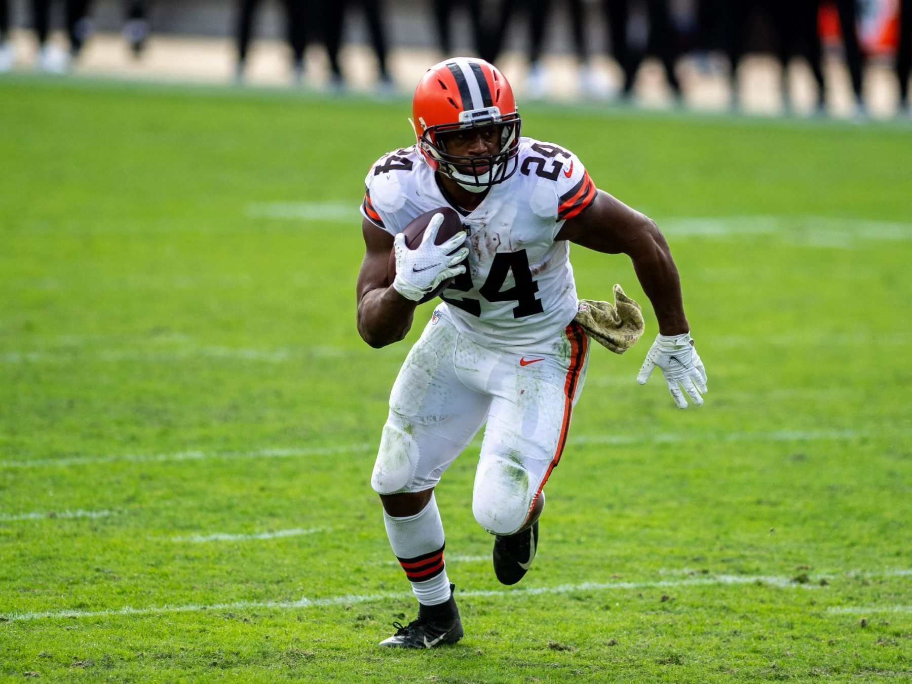 November 29, 2020, Jacksonville, Florida, USA: Cleveland Browns running back NICK CHUBB (24) races to the edge in the fo