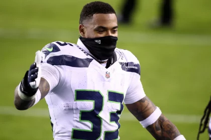 PHILADELPHIA, PA - NOVEMBER 30: Seattle Seahawks Safety Jamal Adams (33) celebrates with teammates after the game betwee