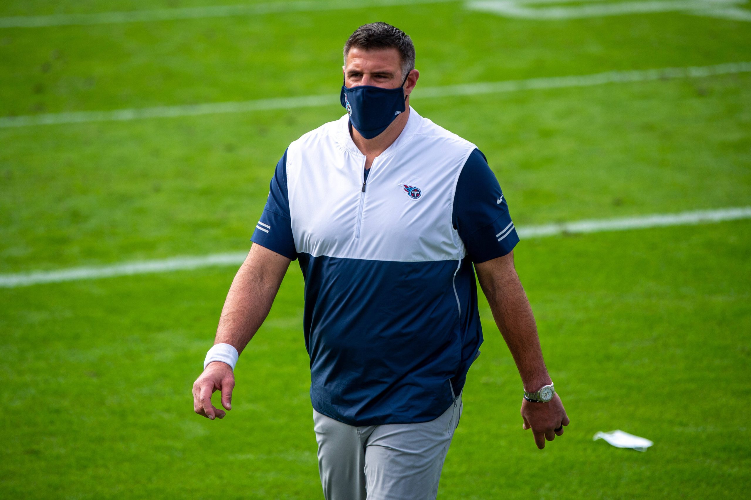 December 13, 2020, Jacksonville, Florida, USA: Tennessee Titans head coach MIKE VRABEL walks across the field during pre