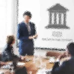 Unscharfes Bild eines Geschäftstreffens, bei dem eine Person im Anzug vor vier sitzenden Kollegen einen Vortrag hält. Auf einem Bildschirm oder einer Wand im Hintergrund wird ein großes Symbol angezeigt, das an ein klassisches Gebäude mit Säulen erinnert. Dies deutet darauf hin, dass der Fokus auf Finanzen, Unternehmensführung oder Rechtsfragen liegt. Diese Beschreibung wurde mit der FootballR KI automatisch generiert.