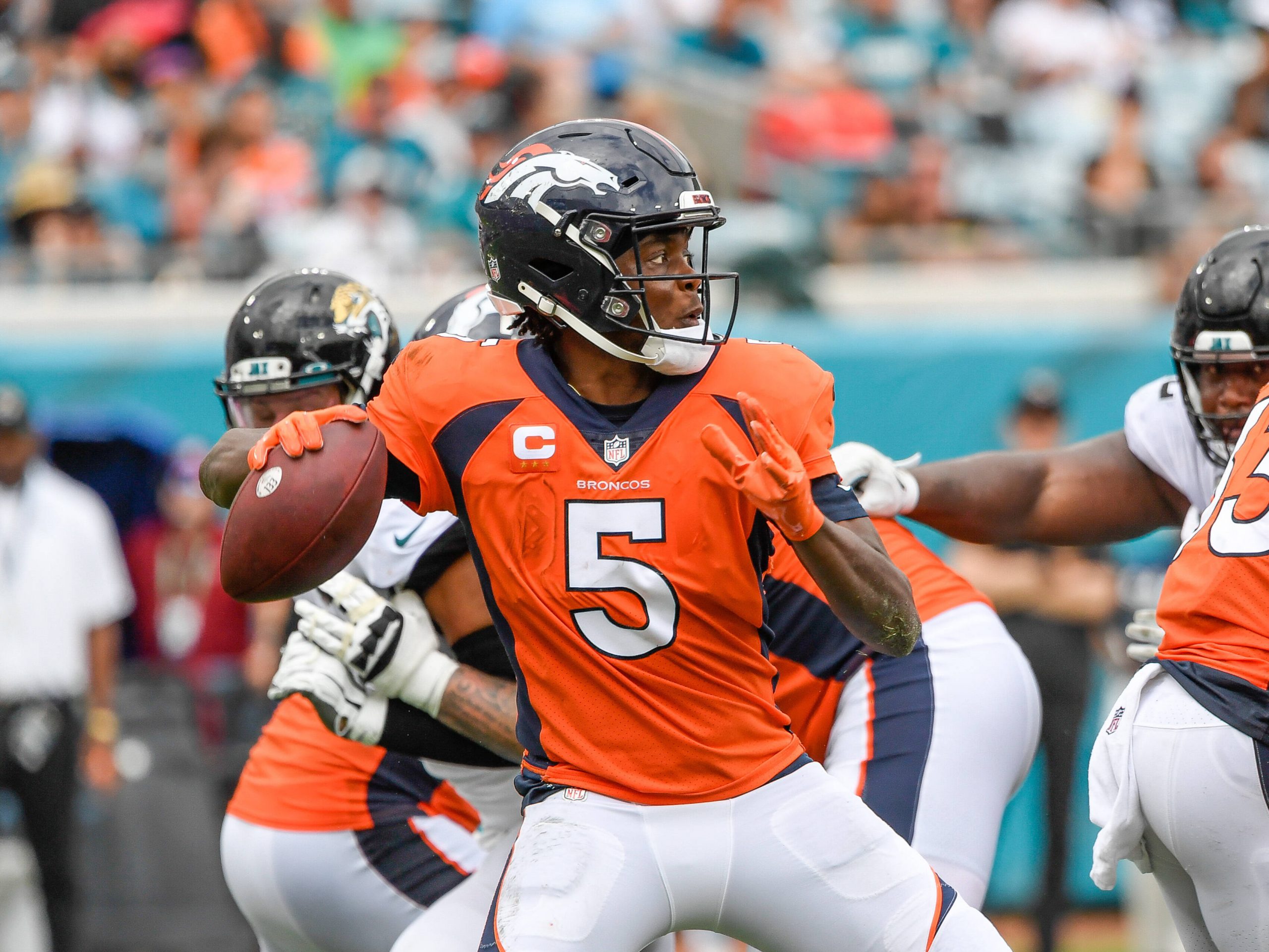 September 19, 2021 - Jacksonville, FL, U.S: Denver Broncos quarterback Teddy Bridgewater (5) during 2nd half NFL, Americ