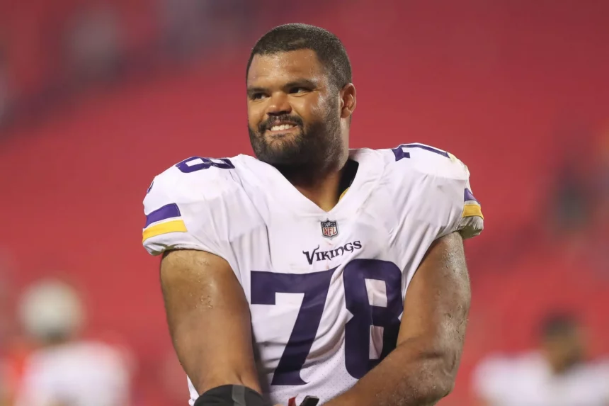 KANSAS CITY, MO - AUGUST 27: Minnesota Vikings offensive guard Dakota Dozier (78) during an NFL, American Football Herre