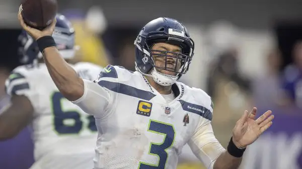 September 26, 2021, Minneapolis, MN, USA - United States: Seattle Seahawks quarterback Russell Wilson (3) passes in the