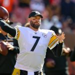 CLEVELAND, OH - OCTOBER 31: Pittsburgh Steelers quarterback Ben Roethlisberger (7) warms up prior to the National Footba