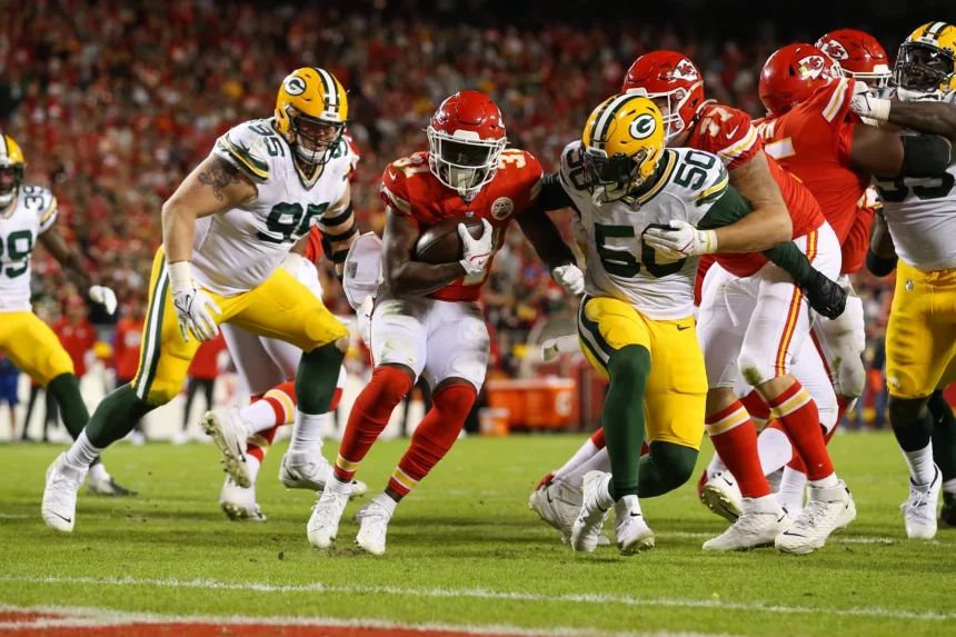 KANSAS CITY, MO - NOVEMBER 07: Green Bay Packers defensive end Whitney Mercilus (50) and Green Bay Packers defensive tac
