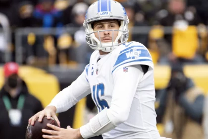 Detroit Lions quarterback Jared Goff (16) steps back to pass in the first quarter against the Pittsburgh Steelers at He