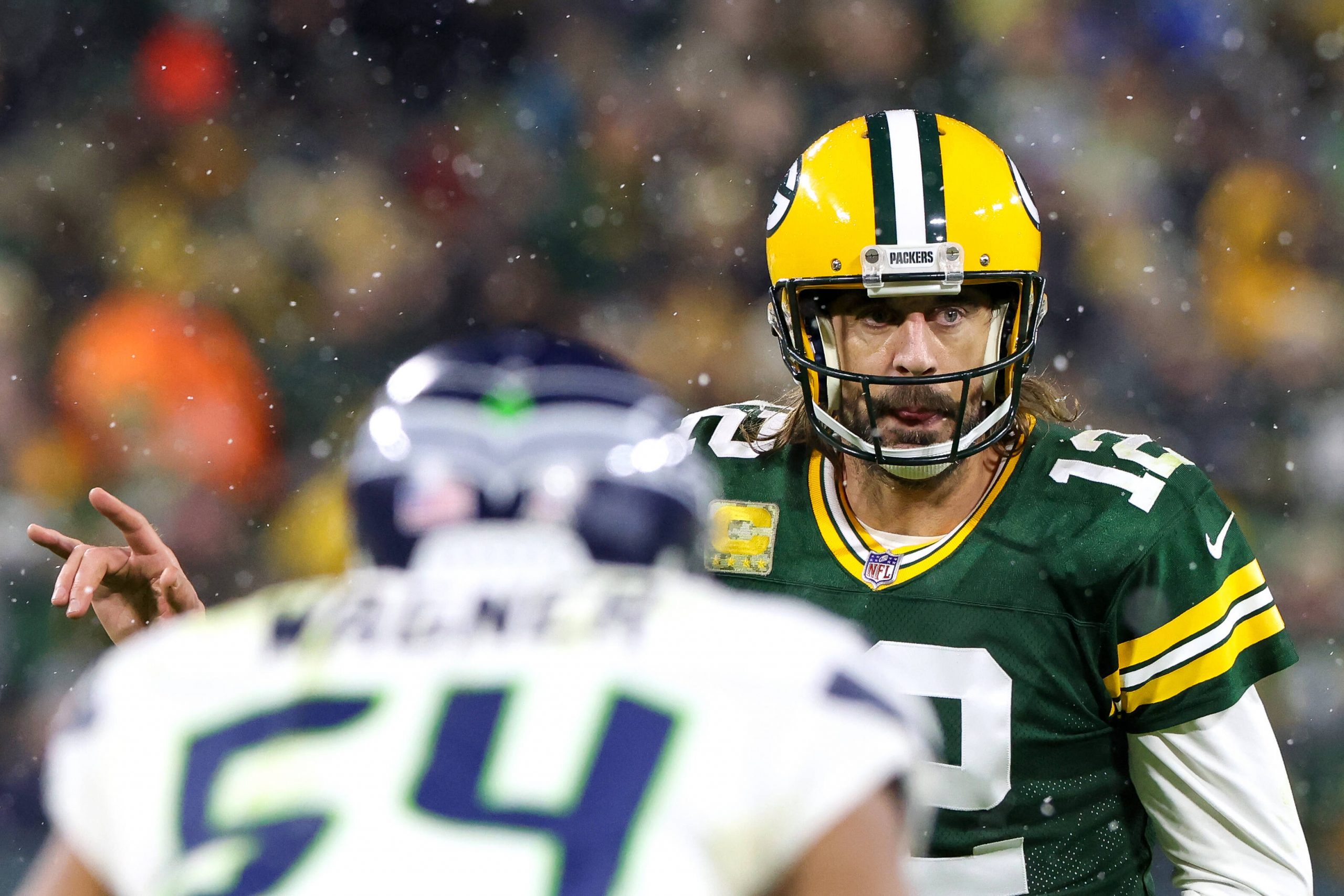 November 14, 2021: Green Bay Packers quarterback Aaron Rodgers (12) signals during the NFL, American Football Herren, US